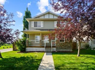 2502 E Valleyview Dr, Camrose, AB T4V1V6