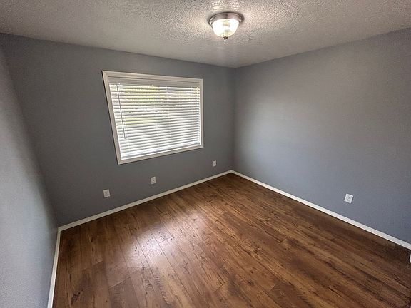 5th image of 1530 SW Hilary St #1530