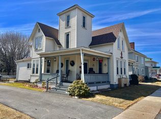 15 Pearl St, Rouses Pt, NY 12979