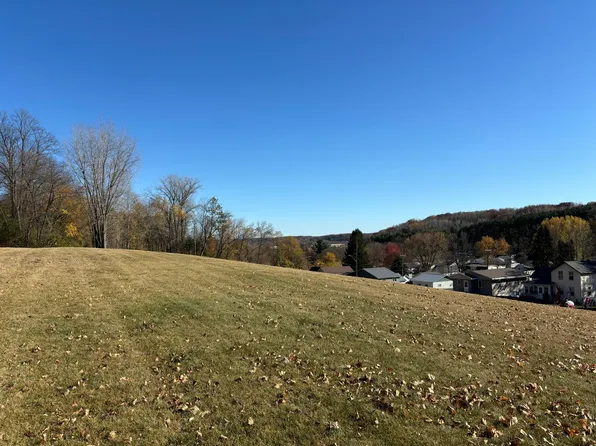 509 3rd St, Glenwood City, WI 54013