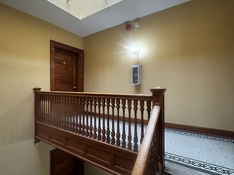 512 Wallace Ave — Photo 1