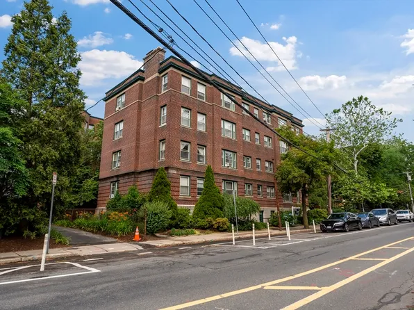 52 Garden St APT B2, Cambridge, MA 02138