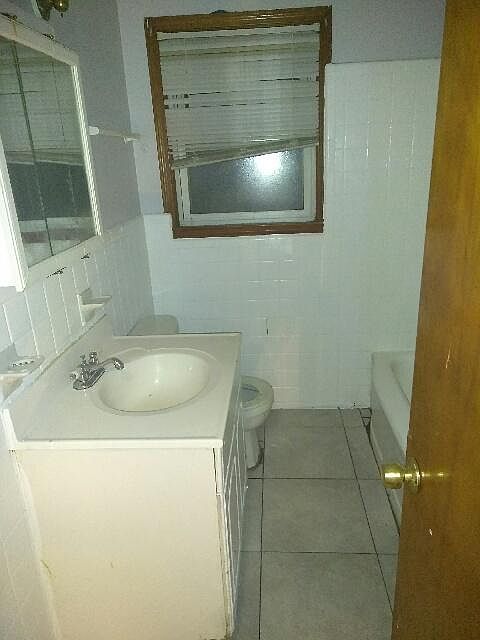 2nd image of 9206 Haverhill St