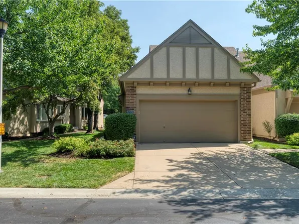 14343 Russell St, Overland Park, KS 66223