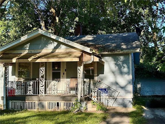 4th image of 2039 E Whitmer St