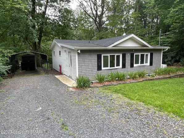 8841 Twin Lake Dr, Kunkletown, PA 18058