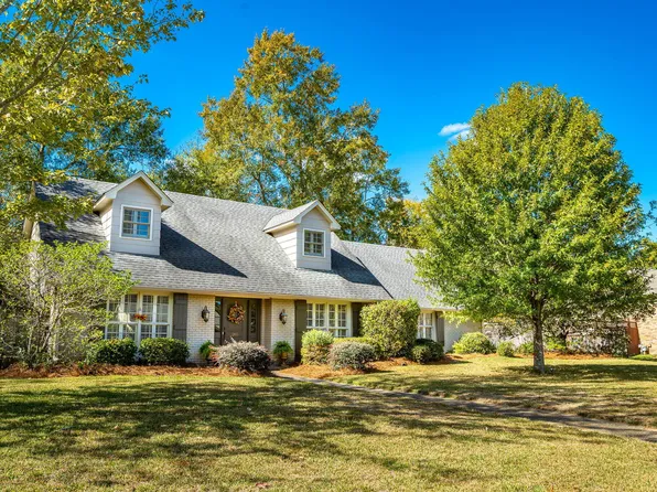 205 Southampton Rd, Hattiesburg, MS 39401