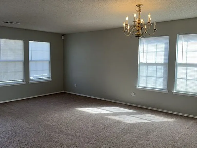 2411 Canyon Springs Dr — Photo 3