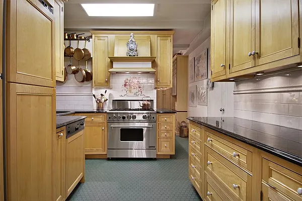 Sold by Corcoran | media 22