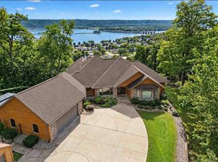 513 Acre St, Guttenberg, IA 52052