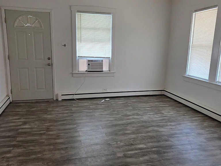 314 Victoria St — Photo 9