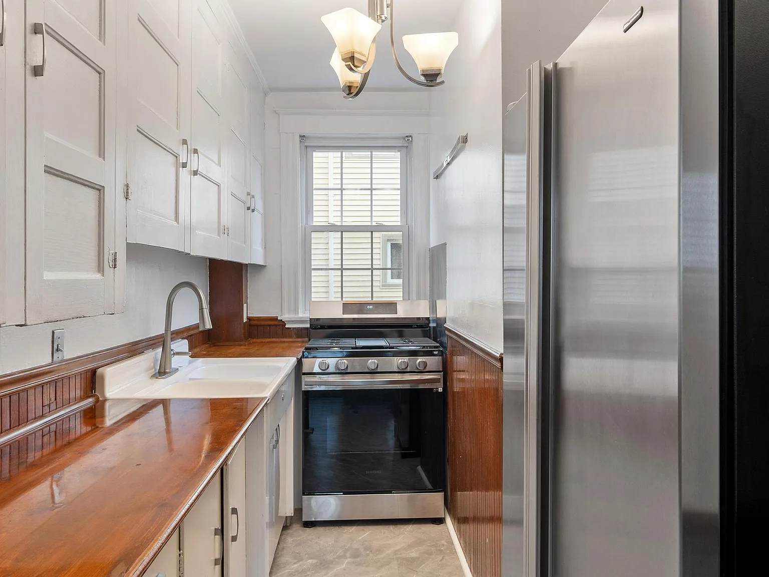 2 bed, 885 sqft, $2,500 — Photo 2