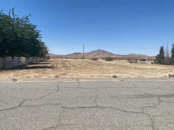 17637 Mossdale Ave, Lancaster, CA 93535