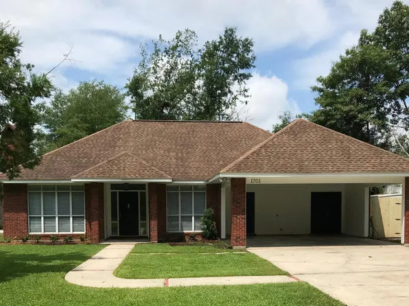 1701 Mill Garden Dr, Ponchatoula, LA 70454