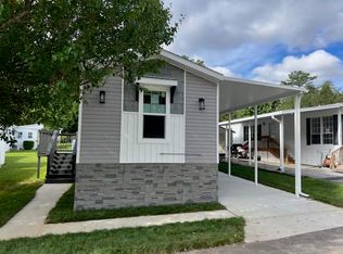 52 Blue Spruce Ln, Hendersonville, NC 28739