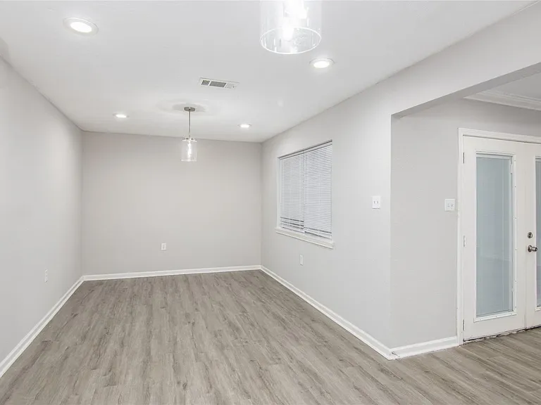 1702 Athens Dr — Photo 9