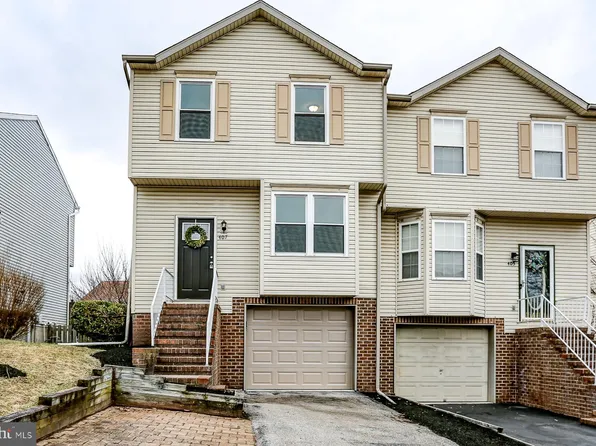 407 Debbie Ct, Hanover, PA 17331
