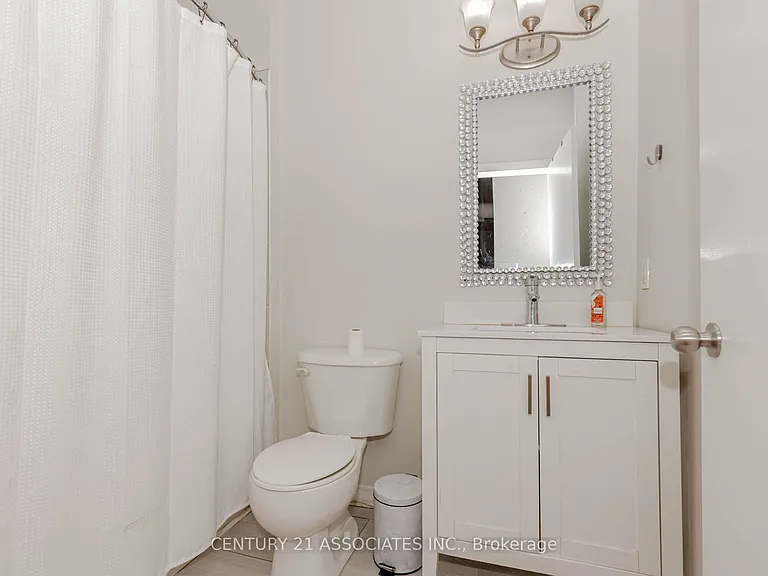 66 Bay St S #107 — Photo 16