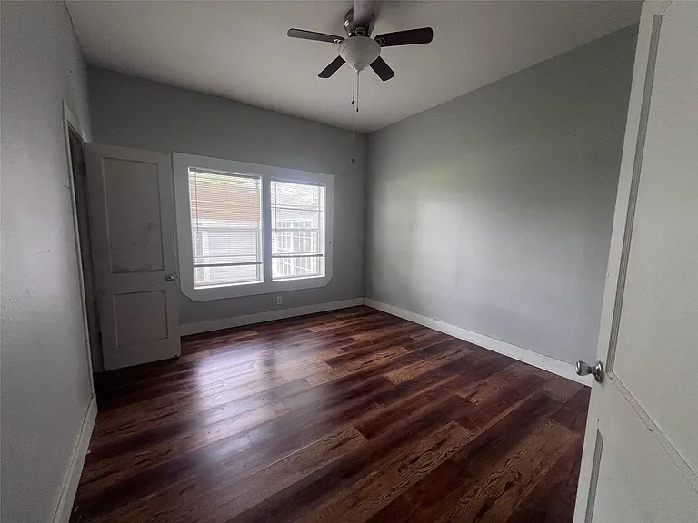 709 S Harrison Ln — Photo 10