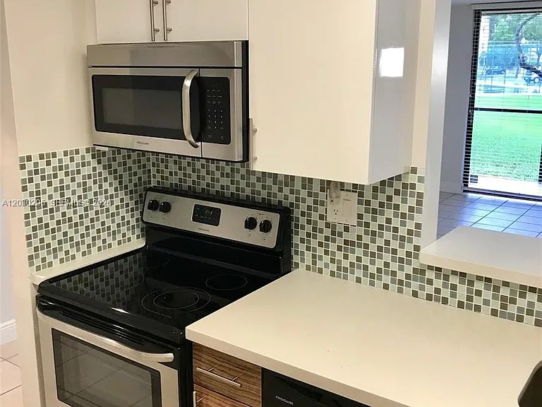 8015 SW 107th Ave #120 — Photo 2