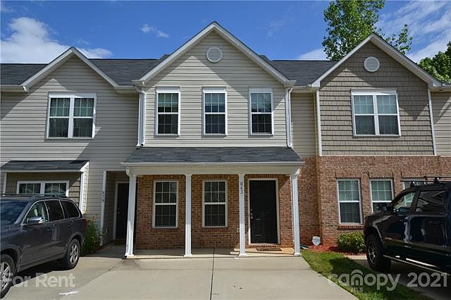 1st image of 843 Plaza Walk Dr