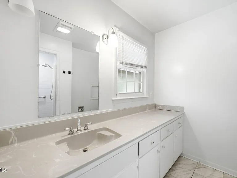 808 Chippendale Rd — Photo 16