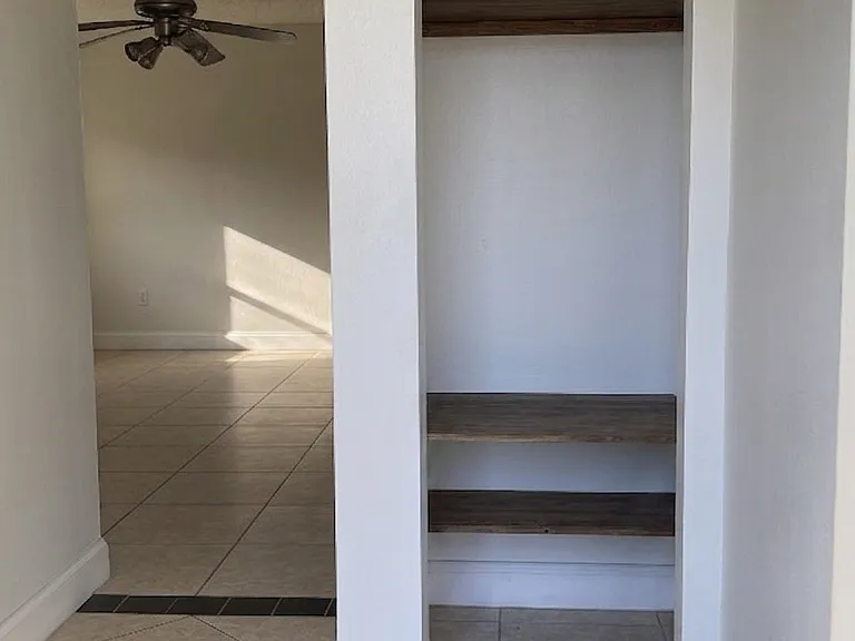 1420 Park Shore Cir #1 — Photo 16