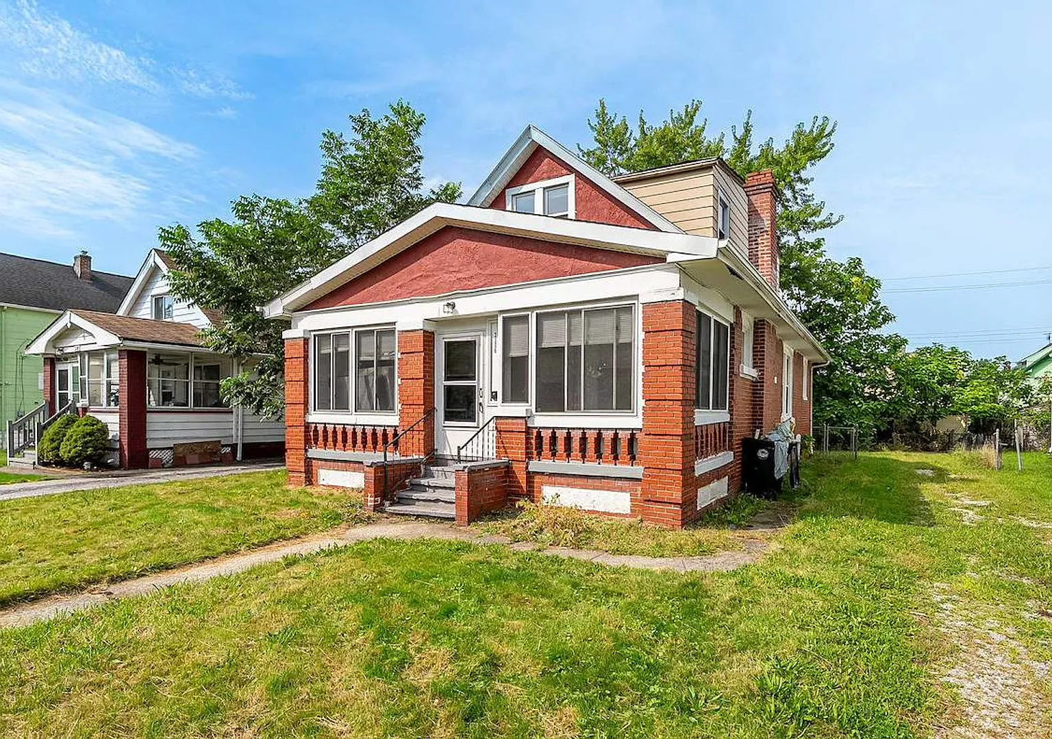 Beautifully Renovated Home in Prime Location — Photo 2