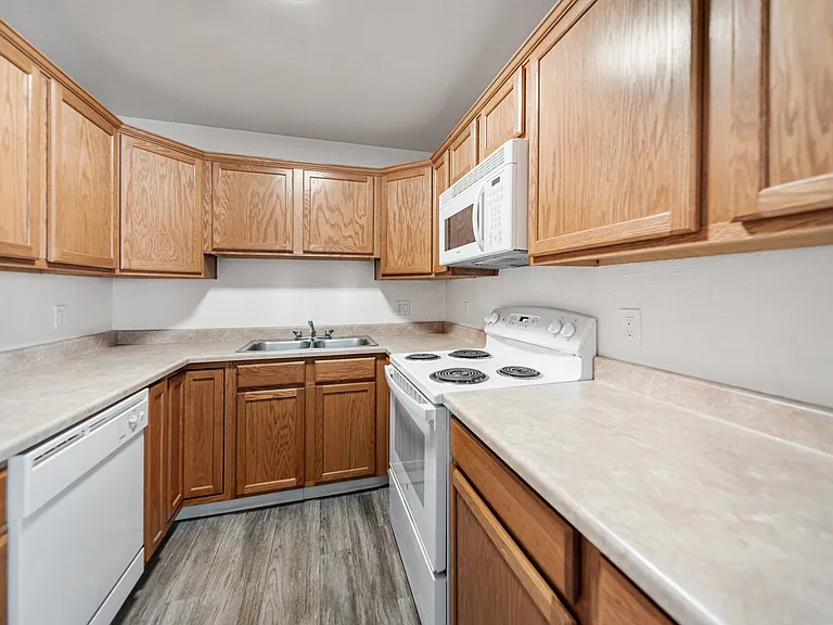 Sunflower Apartments — Photo 21