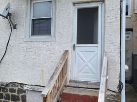 5820 Arch St, Philadelphia, PA