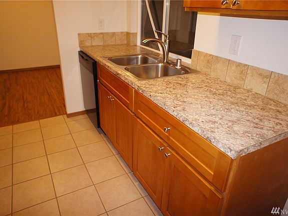 3rd image of 518 Pamela Dr SE