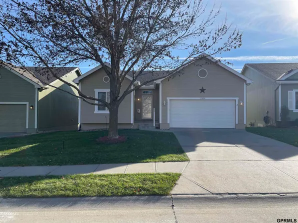 15405 Armstrong St, Omaha, NE 68116