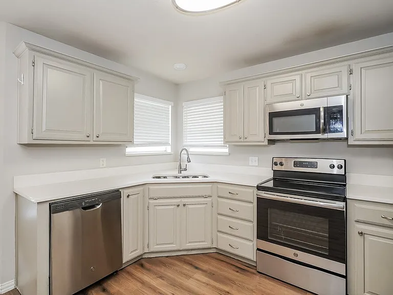 211 Dove Mdws — Photo 8