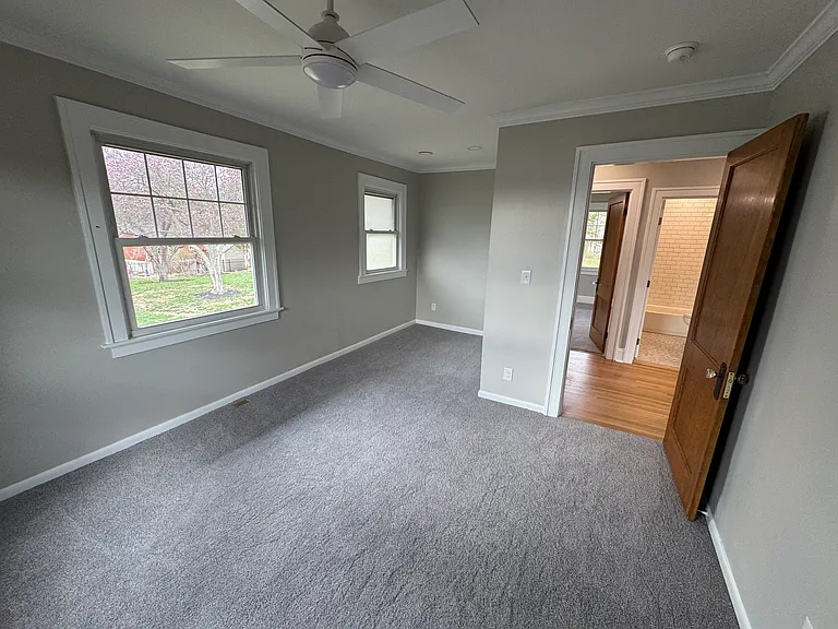 724 S Grand Ave — Photo 11