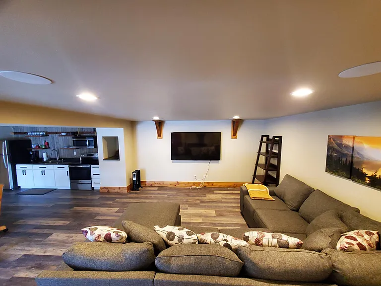 306 W Montana Ave #BASEMENT — Photo 1