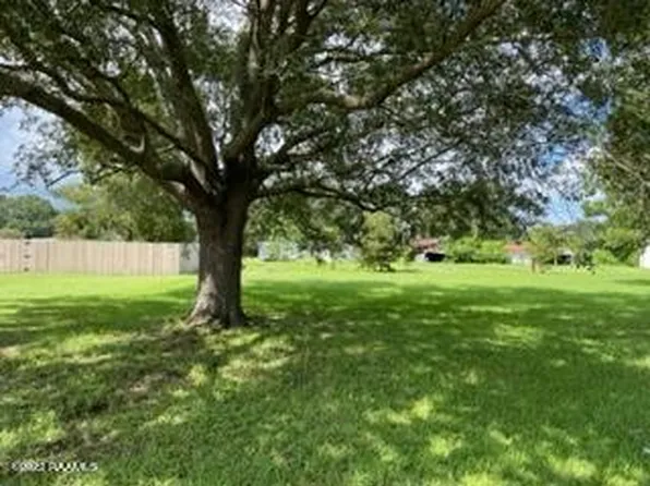 2 Saint Pierre Blvd, Carencro, LA 70520
