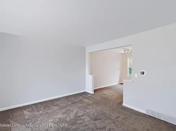 6200 Beechfield Dr #123, Lansing, MI 48911