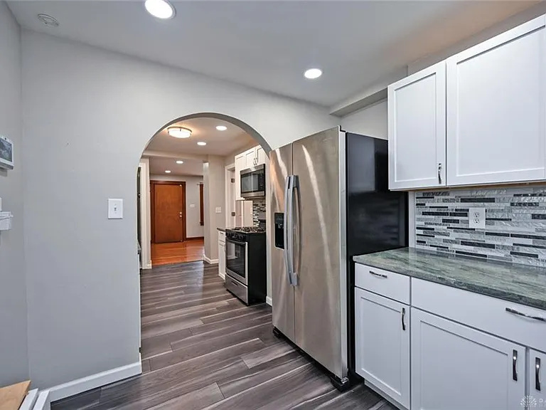 2368 Fauver Ave — Photo 14