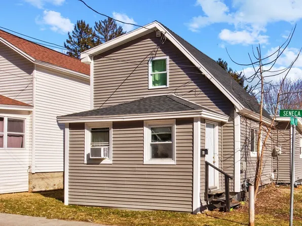 63 Seneca St, Baldwinsville, NY 13027