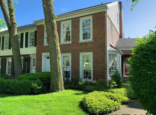 1402 Waukegan Rd, Northbrook, IL 60062