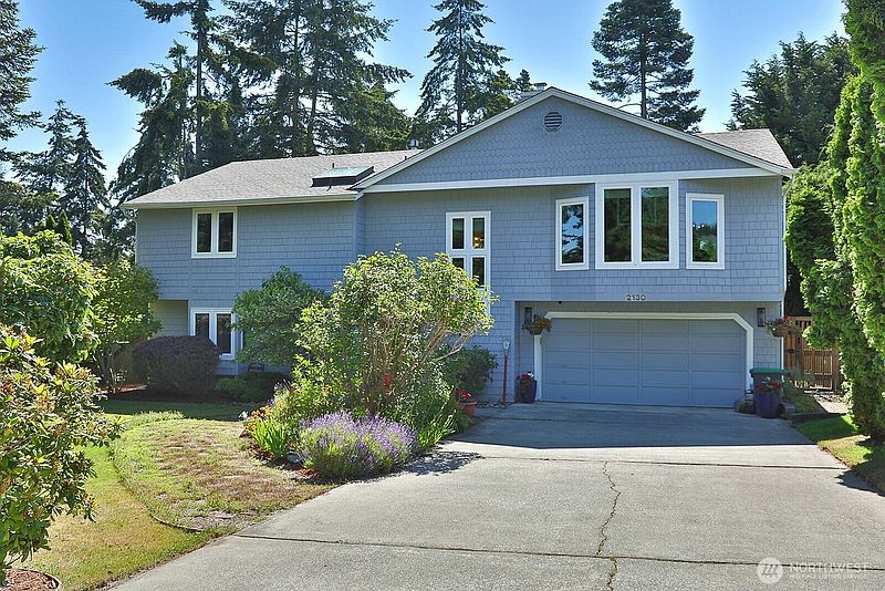 3rd image of 2130 Fairway Lane