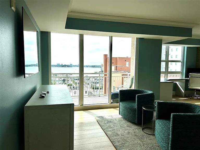 1350 Main St #1210 — Photo 28