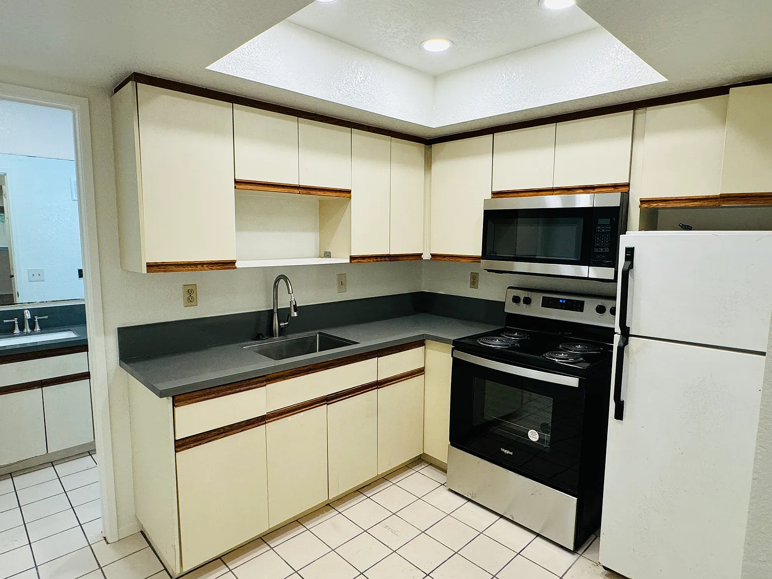 1 bed, 650 sqft, $1,985 — Photo 4