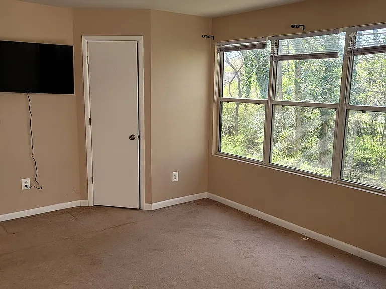 40 Hearthstone Ct #G — Photo 11