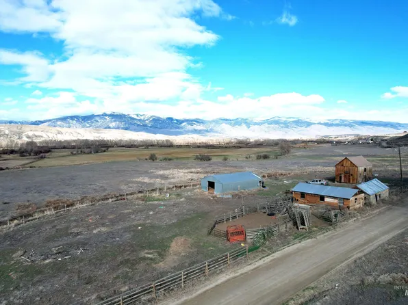 536 Lemhi Rd, Salmon, ID 83467