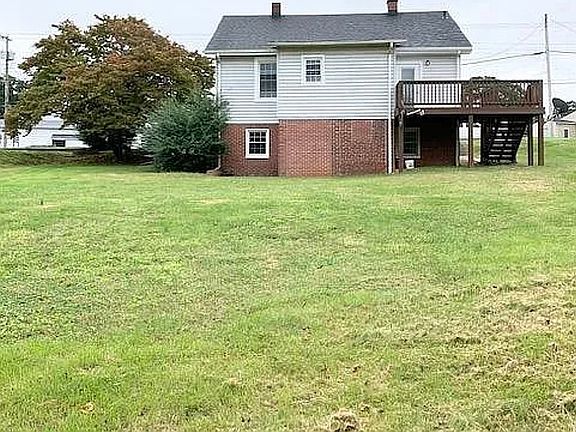 3rd image of 2109 Mayflower Dr