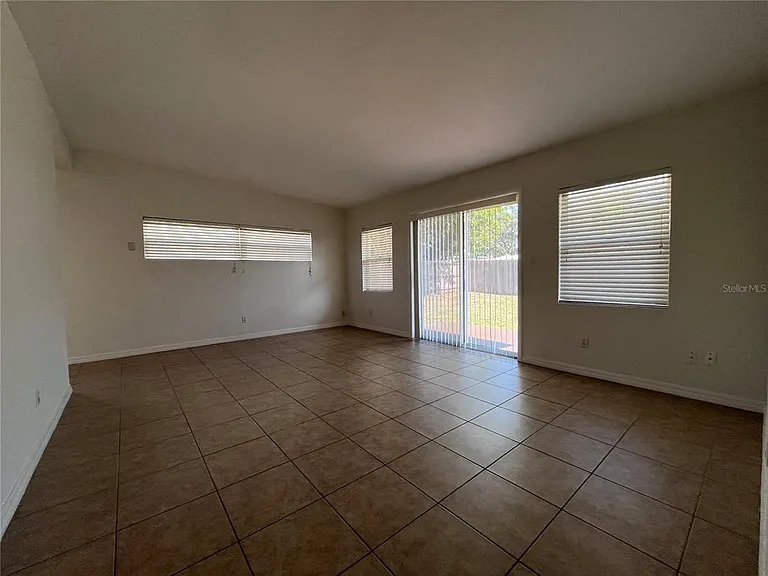 1724 Peruvian Ln — Photo 4