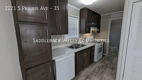 2221 S Prairie Ave Photo 1