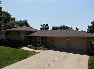 2111 Grant St, Beatrice, NE 68310