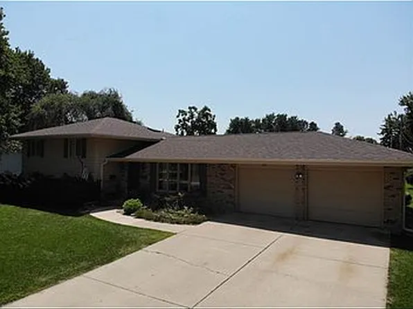 2111 Grant St, Beatrice, NE 68310